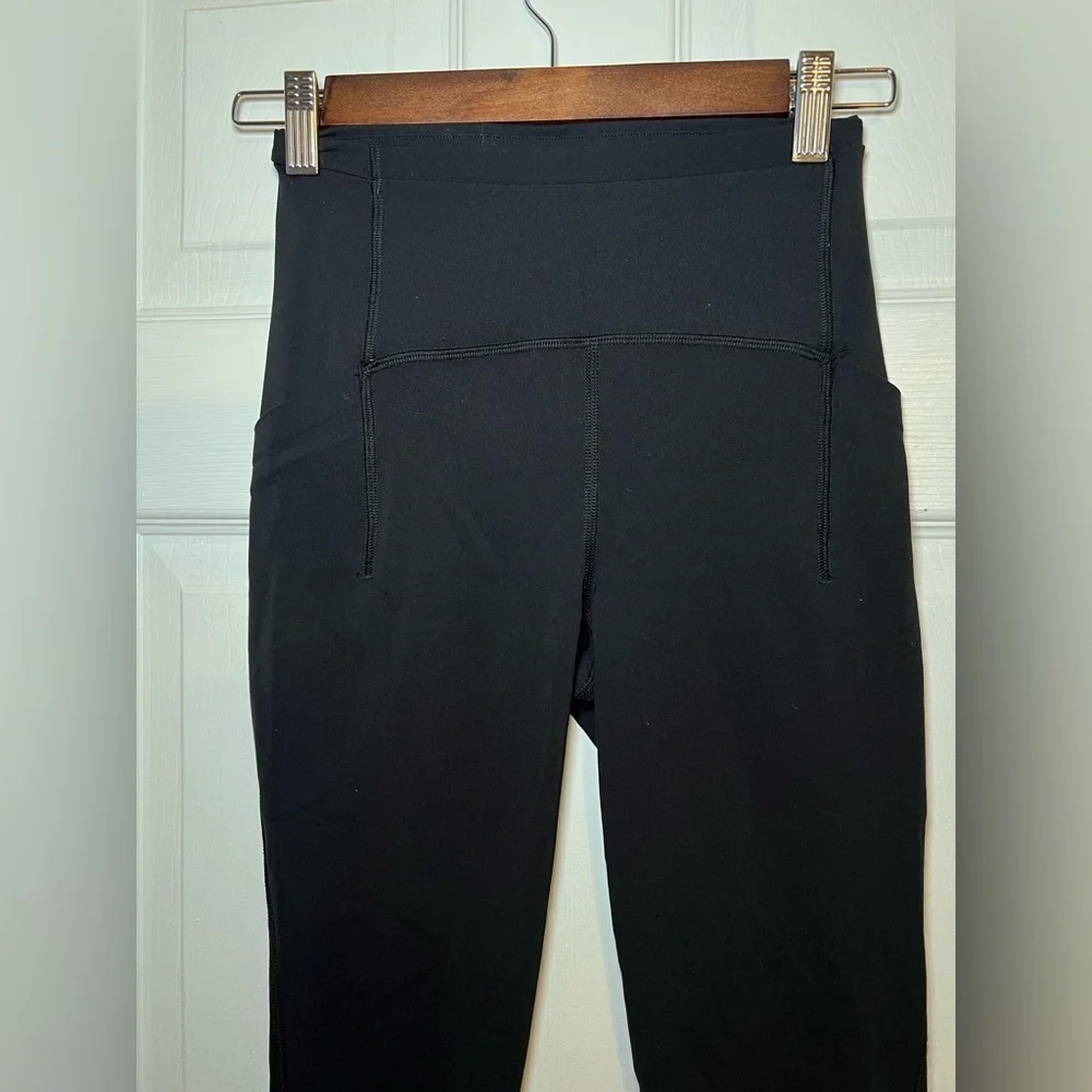 Lululemon Capri Leggings Women's‎ Black Size 2